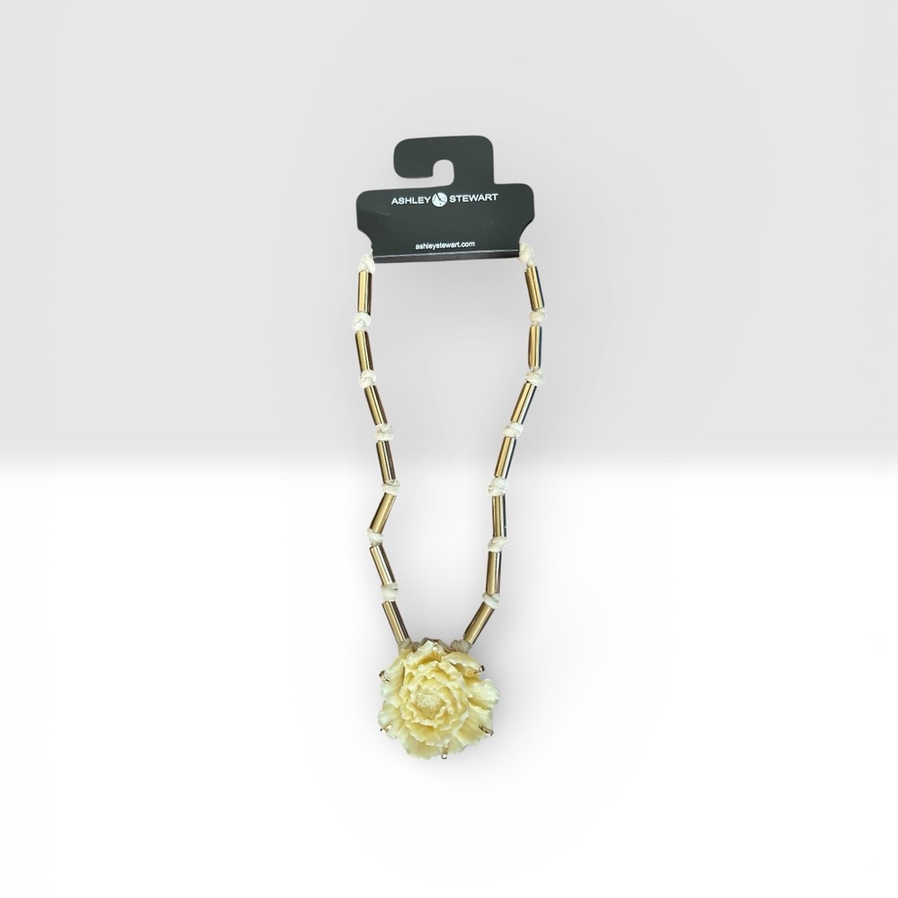 NWT Combination Resin Flower Fabric Necklace Cream and Gold by Ashley Stewart - Picture 3 of 5
